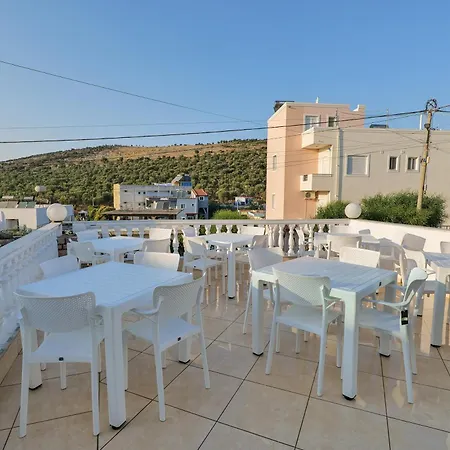 Eduart Apartment