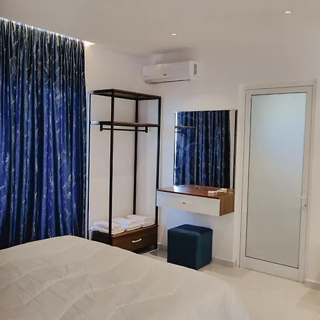 Eduart Apartment *