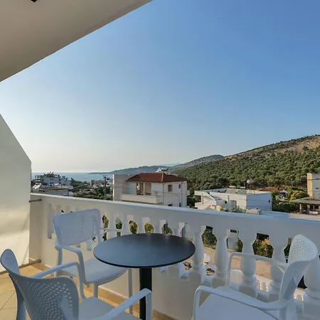 Eduart Apartment