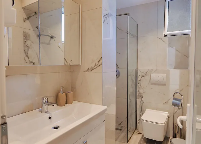 Eduart Apartment *